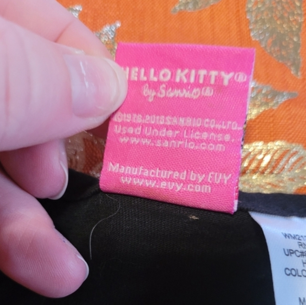 Hello Kitty Saurio Sequined Sparkle Glitter Black And Hot Pink Tee Size XS Girls - Picture 10 of 10